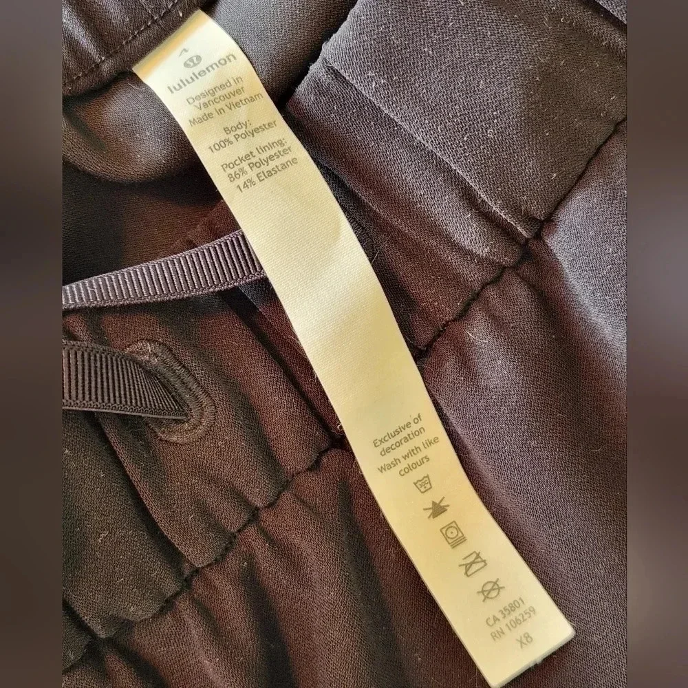 || LULULEMON || On The Fly athletic skirt, elastic waist, black